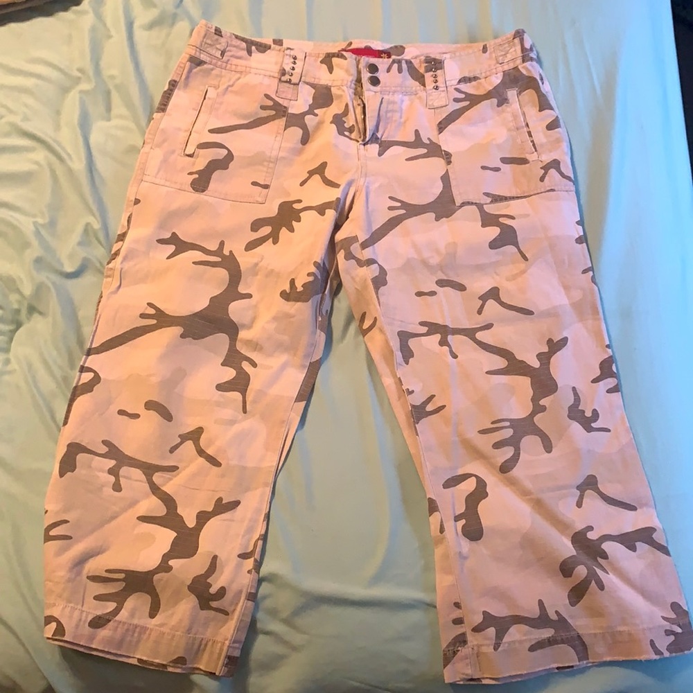 Camo Capris